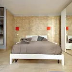 Vakantiehuis Spacious Vatican With Terrace