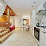 Vakantiehuis Spacious Vatican With Terrace Rome
